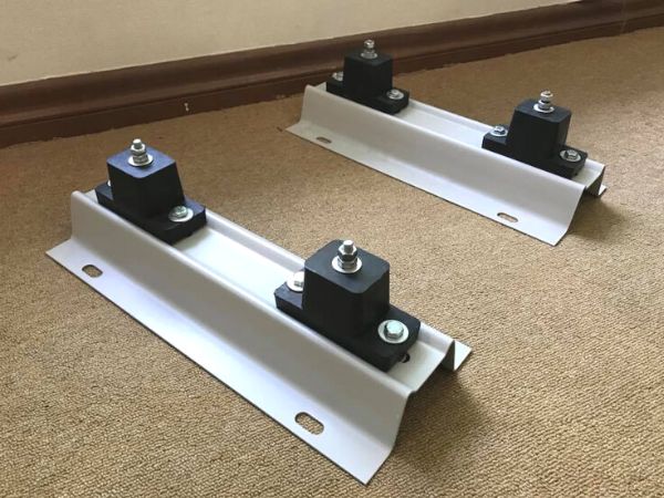 Giá đặt sàn đơn cục nóng điều hòa loại 18000-24000 Giá đặt sàn đơn cục nóng điều hòa loại 18000-24000