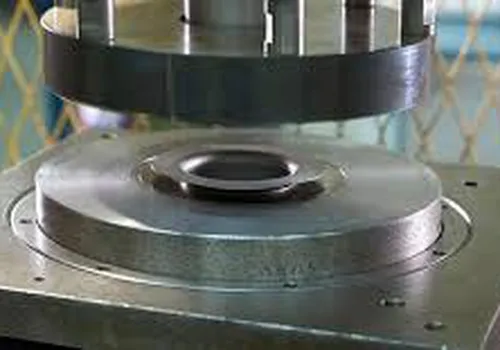 Cách chọn dầu dập khuôn kim loại