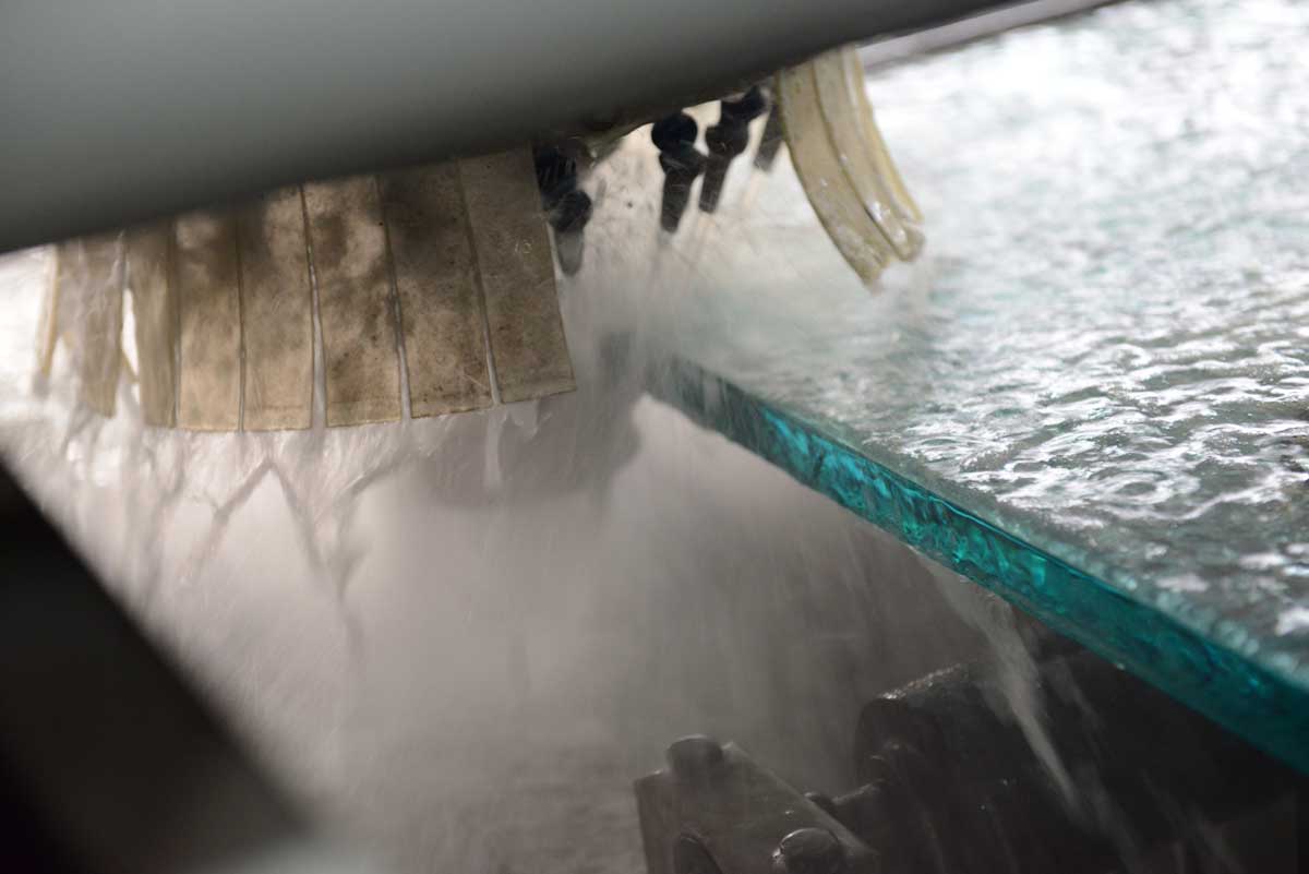 Quá trình dầu cắt gọt tổng hợp làm mát cắt thủy tinh Quá trình dầu cắt gọt tổng hợp làm mát cắt thủy tinh