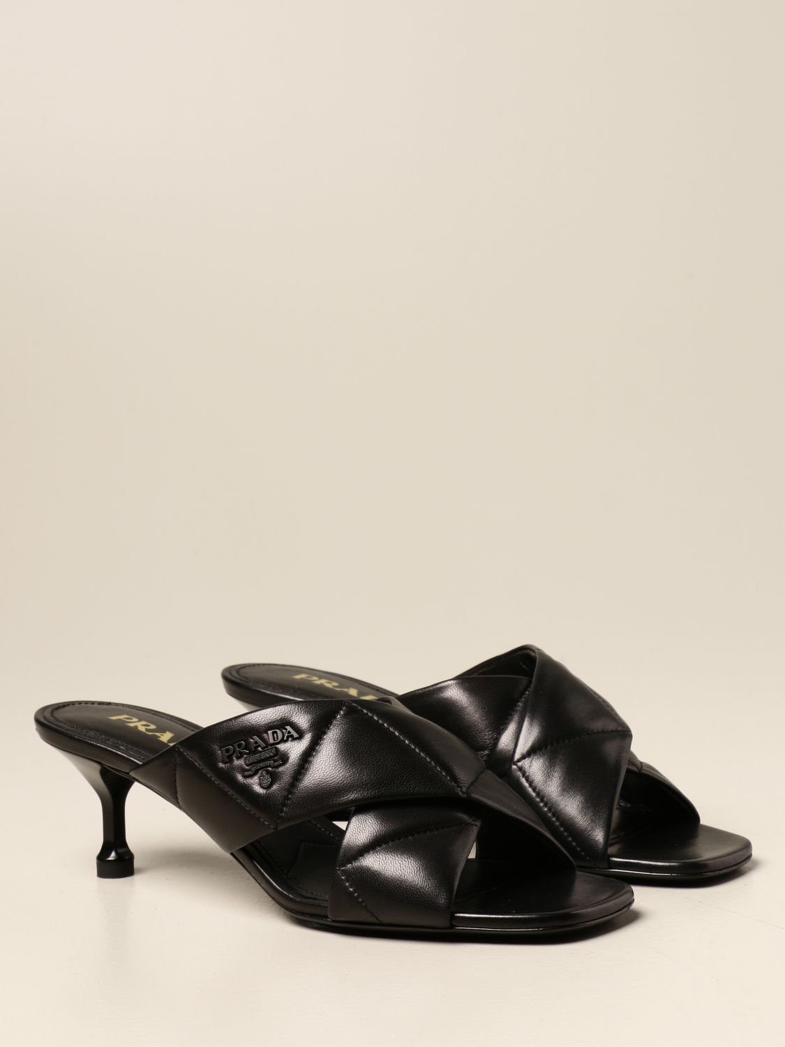 3-mau-giay-dep-khong-bao-gio-loi-mot-cho-mua-he-nay-3 3-mau-giay-dep-khong-bao-gio-loi-mot-cho-mua-he-nay-3