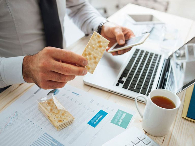 8-thoi-quen-an-uong-doc-hai-ban-can-tu-bo-ngay-neu-khong-muon-ruoc-benh-som-3 8-thoi-quen-an-uong-doc-hai-ban-can-tu-bo-ngay-neu-khong-muon-ruoc-benh-som-3