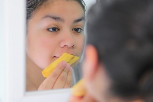 cong-dung-bat-ngo-cua-qua-chuoi-doi-voi-nhan-sac-1 cong-dung-bat-ngo-cua-qua-chuoi-doi-voi-nhan-sac-1