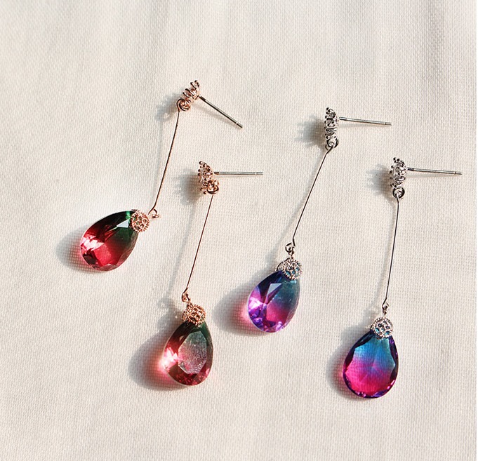 doi-bong-tai-lap-lanh-gradient-drop-drop-earrings doi-bong-tai-lap-lanh-gradient-drop-drop-earrings