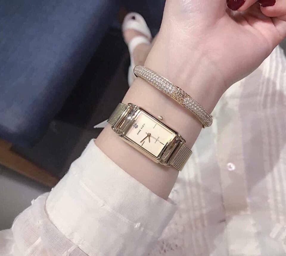 dong-ho-nu-anne-klein-voi-day-nhuyen-mau-vang-sang-trong-va-mat-hinh-chu-nhat dong-ho-nu-anne-klein-voi-day-nhuyen-mau-vang-sang-trong-va-mat-hinh-chu-nhat