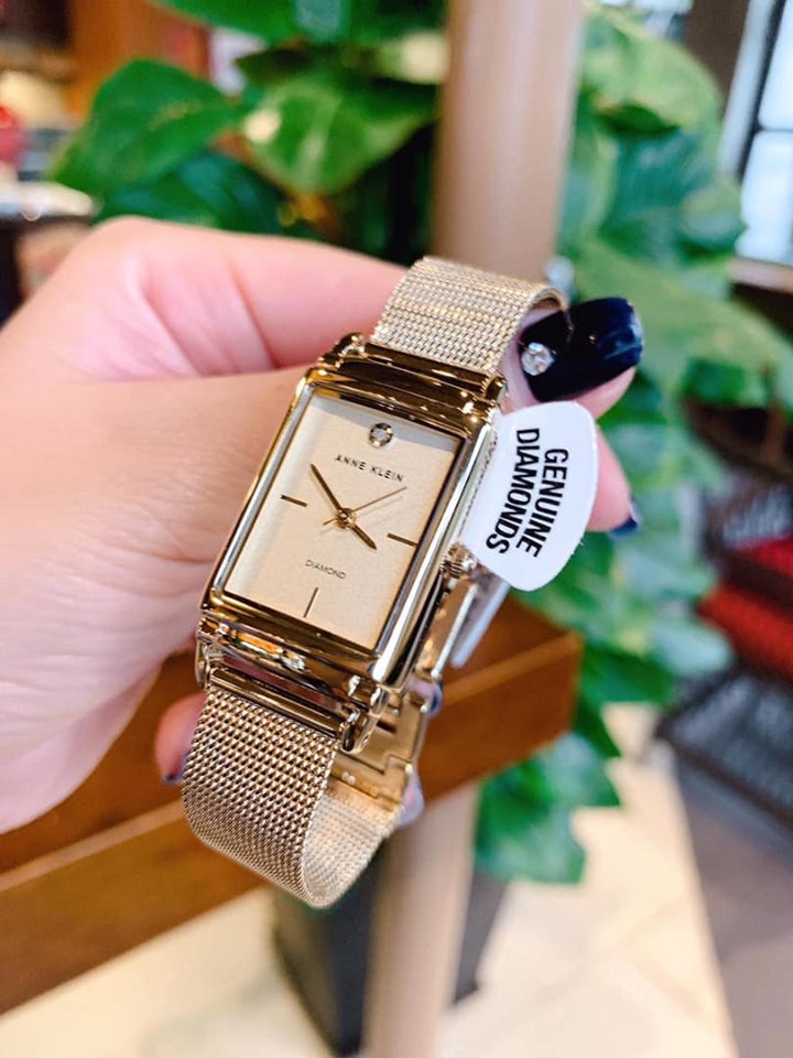 dong-ho-nu-anne-klein-voi-day-nhuyen-mau-vang-sang-trong-va-mat-hinh-chu-nhat dong-ho-nu-anne-klein-voi-day-nhuyen-mau-vang-sang-trong-va-mat-hinh-chu-nhat