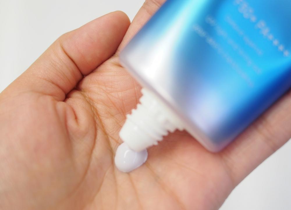 kem-chong-nang-noi-dia-nhat-ban-rohto-skin-aqua-tone-up-uv-essence-spf-50-pa kem-chong-nang-noi-dia-nhat-ban-rohto-skin-aqua-tone-up-uv-essence-spf-50-pa