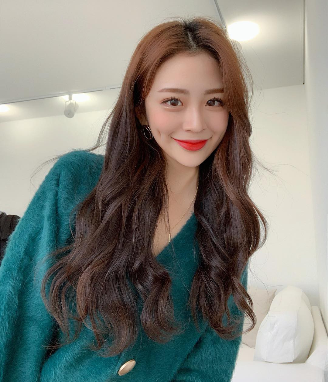 cac-kieu-toc-don-gian-nhung-khong-kem-phan-xinh-dep-danh-cho-cac-nang-trong-cac-dip-le-tet cac-kieu-toc-don-gian-nhung-khong-kem-phan-xinh-dep-danh-cho-cac-nang-trong-cac-dip-le-tet