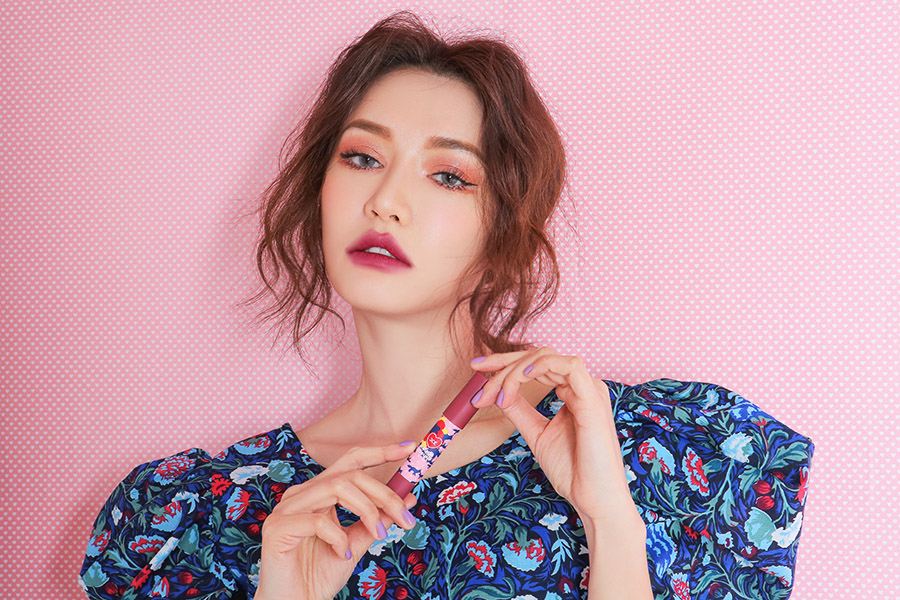 son-but-chi-3ce-maison-kitsune-velvet-lip-crayon-Grenadine son-but-chi-3ce-maison-kitsune-velvet-lip-crayon-Grenadine