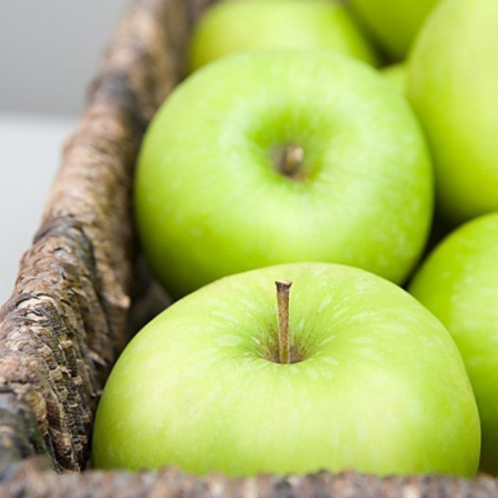 sua-rua-mat-tao-xanh-giup-da-min-mang-va-ho-tro-trang-da-innisfree-apple-juicy-deep-cleansing-foam sua-rua-mat-tao-xanh-giup-da-min-mang-va-ho-tro-trang-da-innisfree-apple-juicy-deep-cleansing-foam