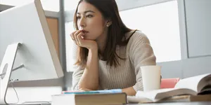 7 cách dưỡng da cho cô nàng văn phòng thường xuyên ngồi máy lạnh