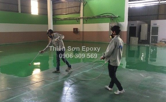 Thi công sơn epoxy phương pháp phun Thi công sơn epoxy phương pháp phun