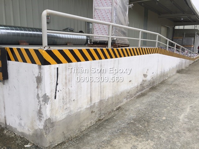 Thi công sơn epoxy ramp dốc cho nhà xưởng công nghiệp Thi công sơn epoxy ramp dốc cho nhà xưởng công nghiệp