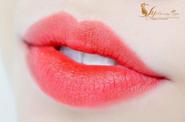 Phun và xăm môi có gì khác nhau Phun và xăm môi có gì khác nhau