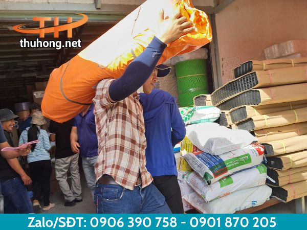 Hỗ trợ giao hàng bạt xanh cam che phủ cho khách miền Nam Hỗ trợ giao hàng bạt xanh cam che phủ cho khách miền Nam