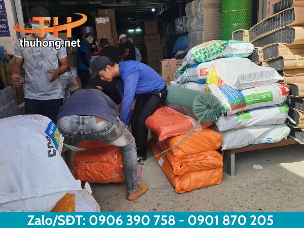 Giao bạt ba màu cho khách Giao bạt ba màu cho khách