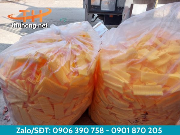 Đóng gói và giao lưới xốp trái cây cho khách Đóng gói và giao lưới xốp trái cây cho khách