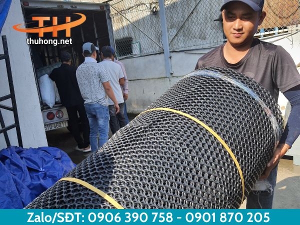 Giao hàng lưới mắt cáo đen cho khách Giao hàng lưới mắt cáo đen cho khách