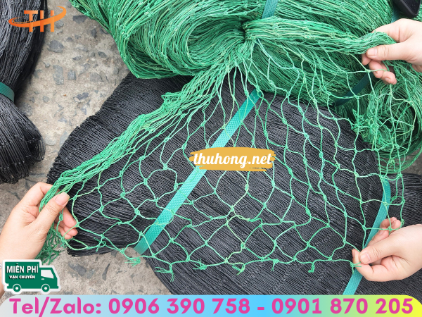 Lưới gà luồn dây màu xanh và màu đen Lưới gà luồn dây màu xanh và màu đen