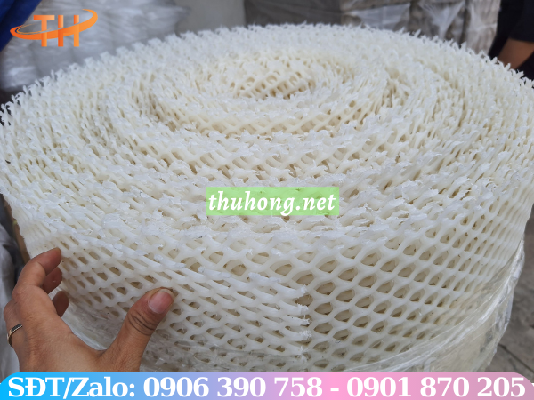 Lưới mắt cáo nhựa màu trắng