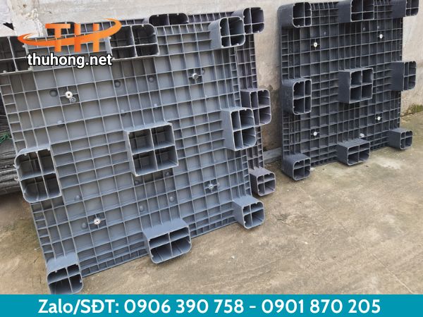 Pallet nhựa chân cốc màu đen Pallet nhựa chân cốc màu đen
