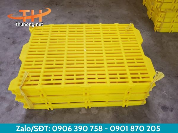 Sàn nhựa chăn nuôi màu vàng 40x55cm Sàn nhựa chăn nuôi màu vàng 40x55cm