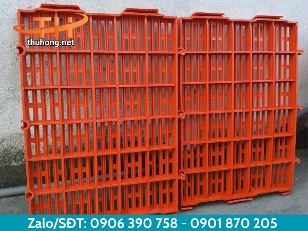 Sàn nhựa nuôi heo 40x55cm Sàn nhựa nuôi heo 40x55cm