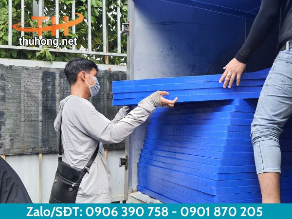 Thu Hồng hỗ trợ giao pallet miễn phí ship ở TPHCM Thu Hồng hỗ trợ giao pallet miễn phí ship ở TPHCM