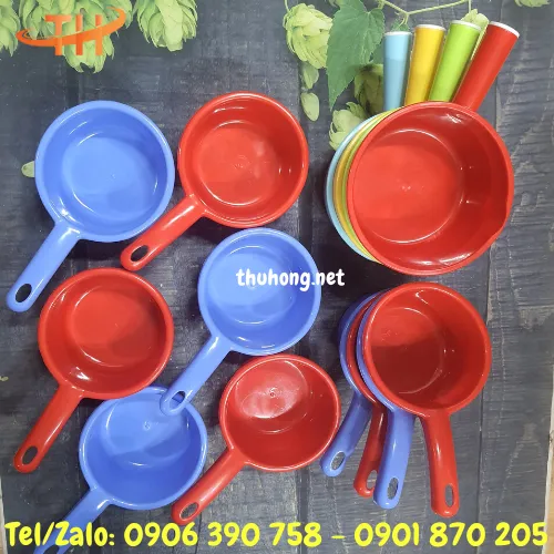 CA GÁO NHỰA ĐỦ MÀU