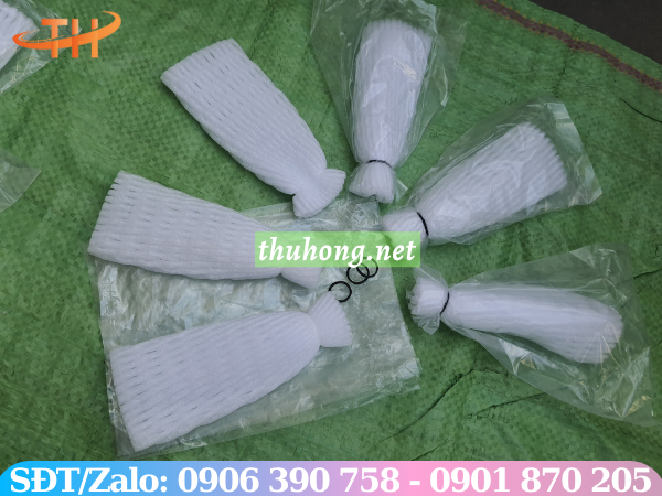 Lưới xốp bọc ổi lồng sẵn