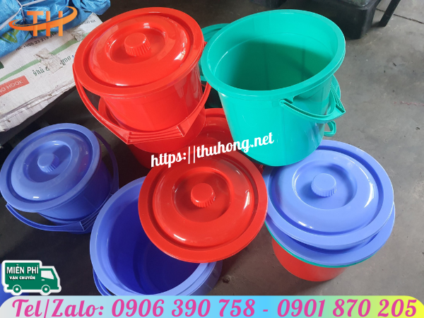 Xô nhựa kiểu mẫu đơn giản nhiều màu Xô nhựa kiểu mẫu đơn giản nhiều màu