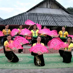 HÀ NỘI - TÂY BẮC : ĐỀN HÙNG - NGHĨA LỘ - TÚ LỆ - MÙ CANG CHẢI - YÊN BÁI - SAPA - ĐIỆN BIÊN - SƠN LA - MỘC CHÂU - KDL HAPPY LAND - TẶNG SHOW MÚA XÒE DÂN TỘC THÁI (6N5Đ)