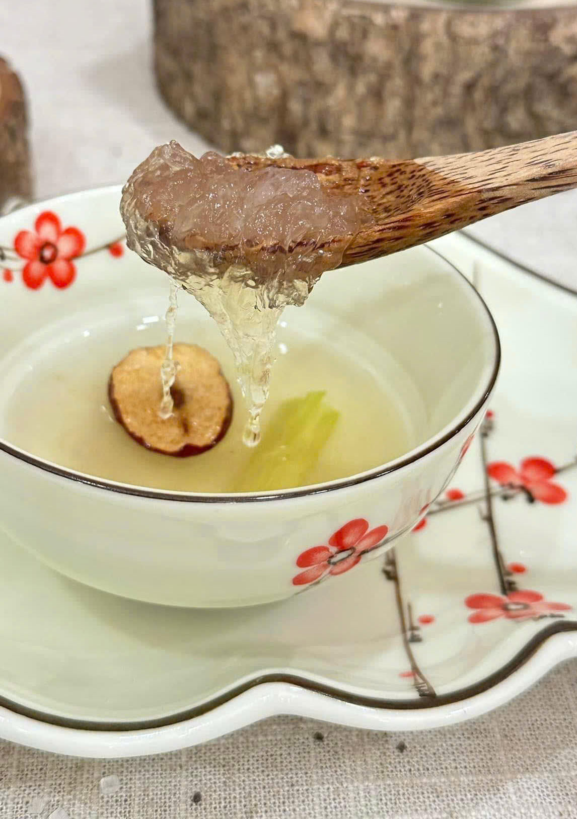 Yến sào tinh chế – Dịu dàng chăm sóc người thân qua từng sợi yến Yến sào tinh chế – Dịu dàng chăm sóc người thân qua từng sợi yến