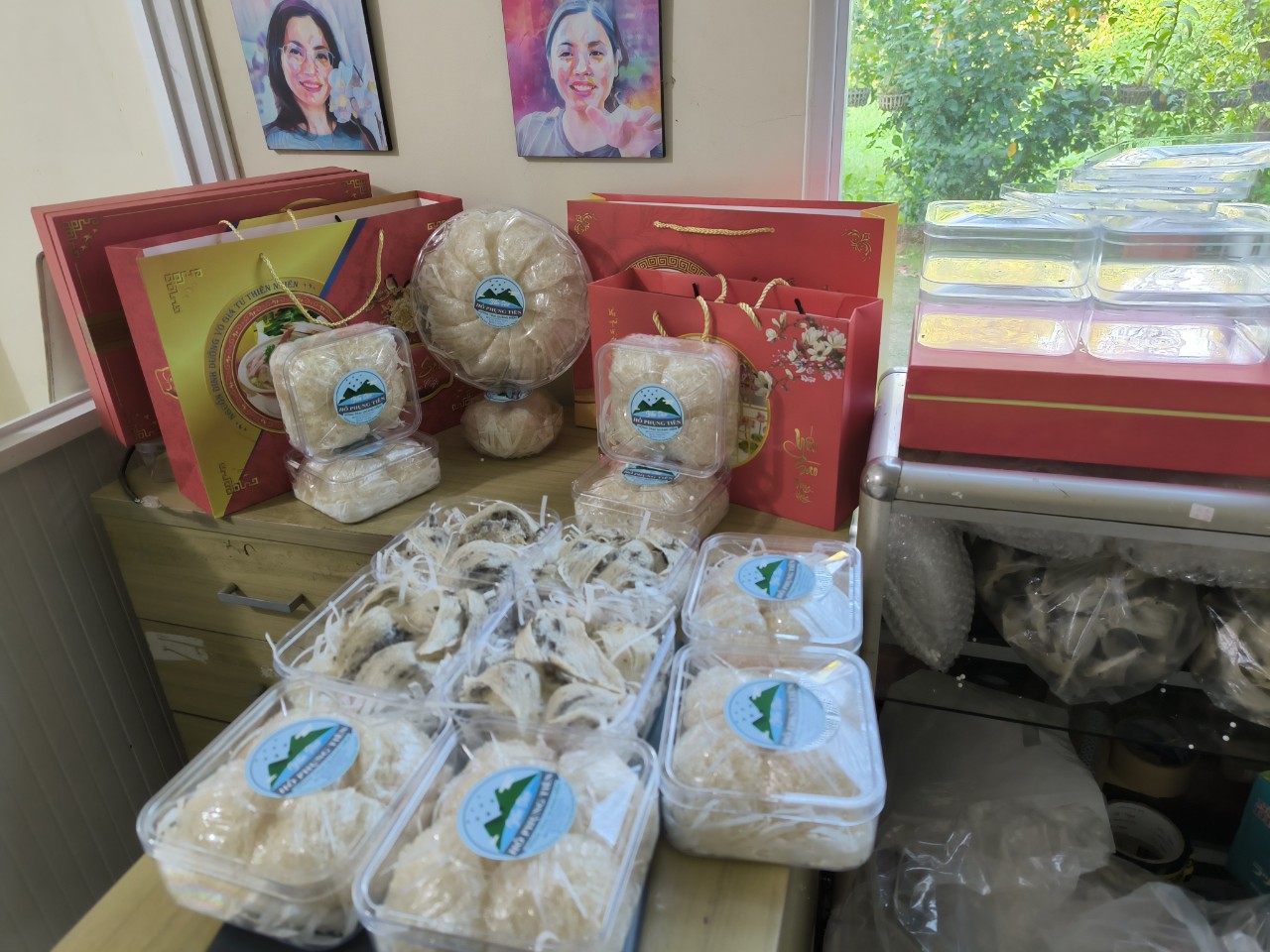 Tổ yến Tổ yến