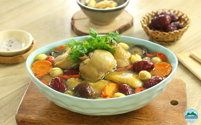 Mới mổ ăn thịt gà được không Mới mổ ăn thịt gà được không