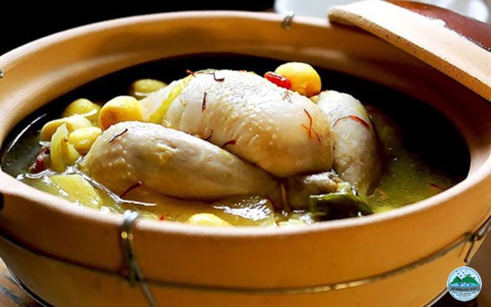 Mới mổ ăn thịt gà được không Mới mổ ăn thịt gà được không