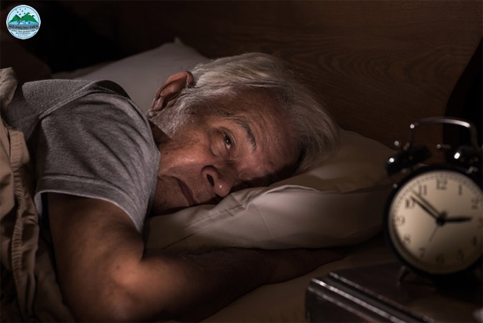 Người già bị mất ngủ Người già bị mất ngủ