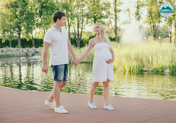 Phụ nữ mang thai bị phù chân Phụ nữ mang thai bị phù chân