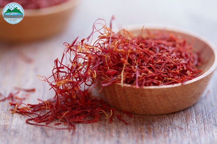 Yến chưng nhuỵ hoa nghệ tây Yến chưng nhuỵ hoa nghệ tây