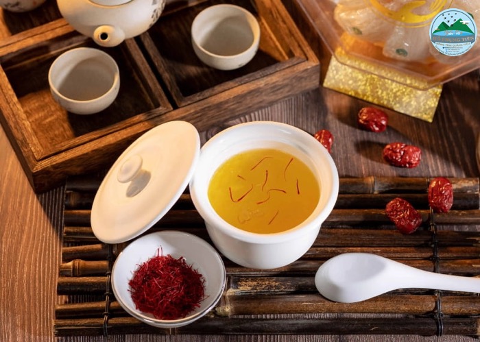 Yến chưng nhuỵ hoa nghệ tây Yến chưng nhuỵ hoa nghệ tây