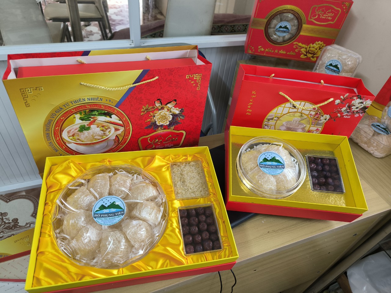 Tổ yến Tổ yến