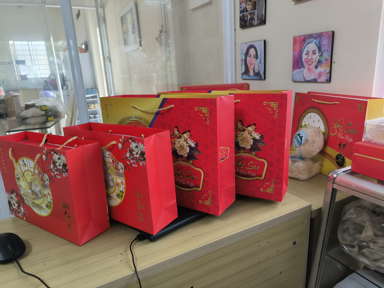 Mua tổ yến nguyên chất Mua tổ yến nguyên chất