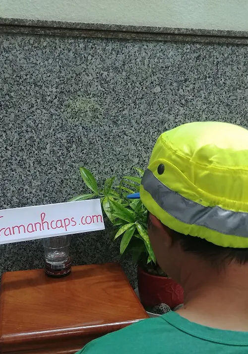 Nón bảo hộ lao động công nhân xúc tuyết