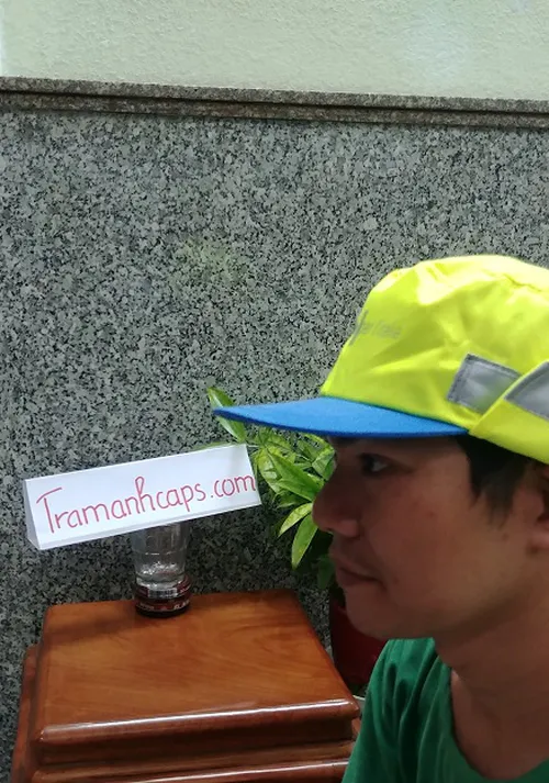 Nón bảo hộ lao động công nhân xúc tuyết