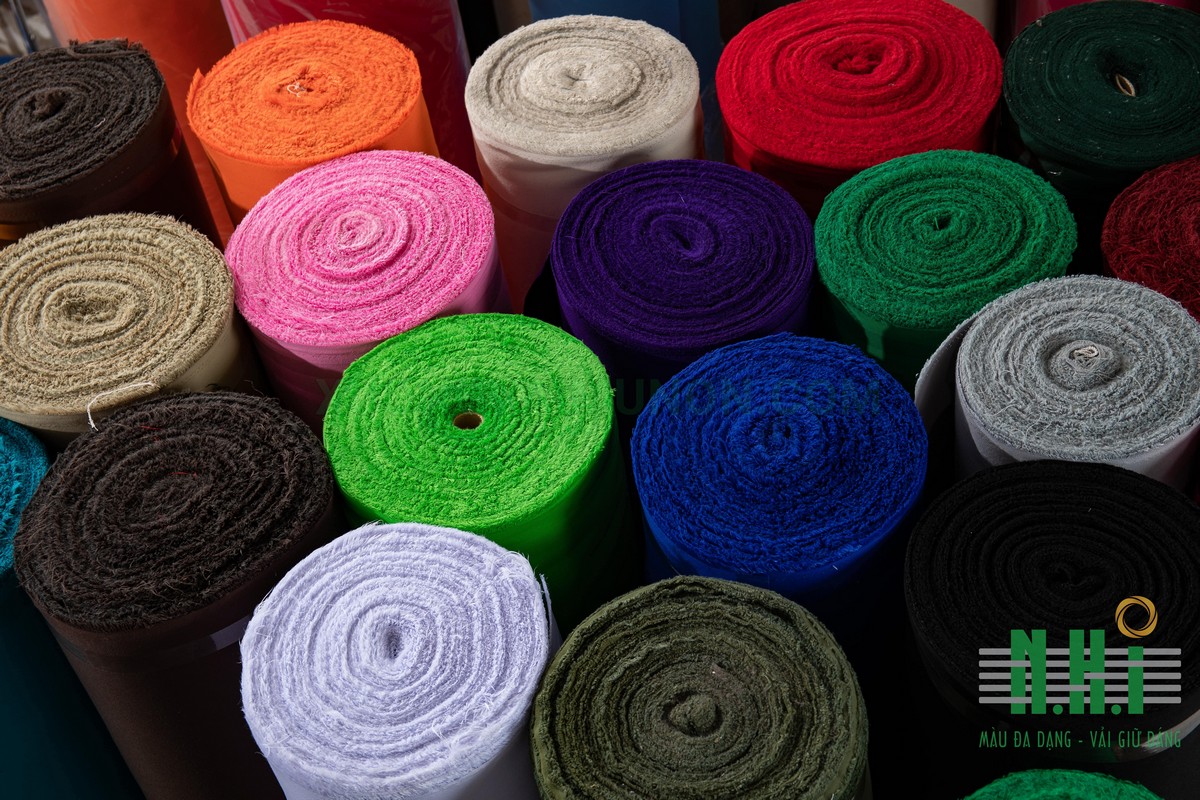 Xưởng dệt vải may nón N.H.I luôn có sẵn hơn 20 màu vải tại cửa hàng Xưởng dệt vải may nón N.H.I luôn có sẵn hơn 20 màu vải tại cửa hàng