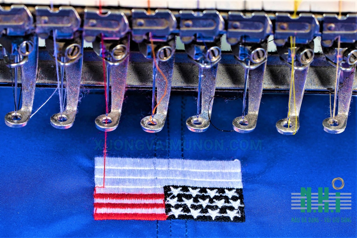 Quá trình may thêu chi tiết tự động bằng máy Quá trình may thêu chi tiết tự động bằng máy