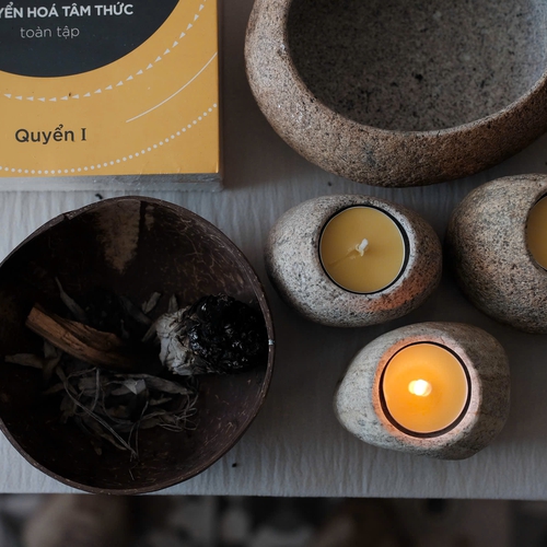 Chân Nến Tealight Bằng Đá Cuội | omsohum
