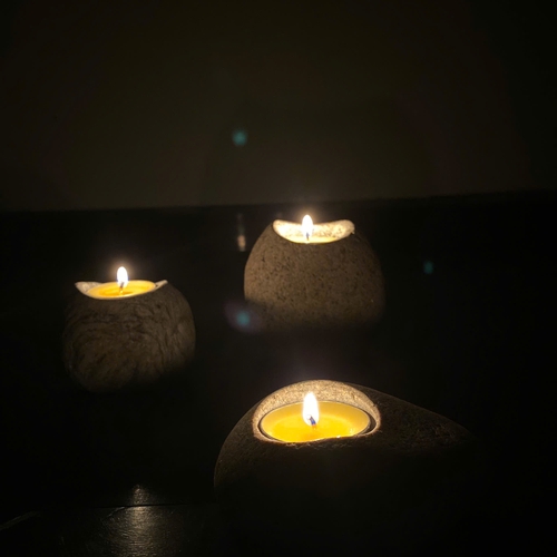 Chân Nến Tealight Bằng Đá Cuội | omsohum