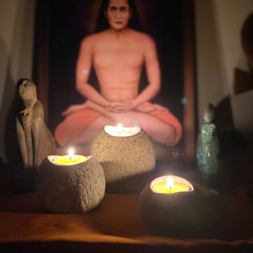 Chân Nến Tealight Bằng Đá Cuội | omsohum