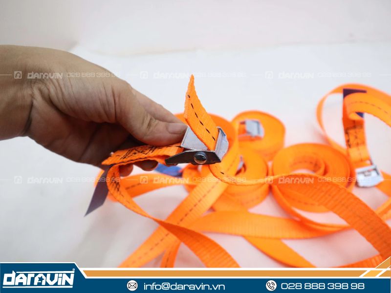 Ứng dụng của Dây chằng khoá cam bản 25mm móc S