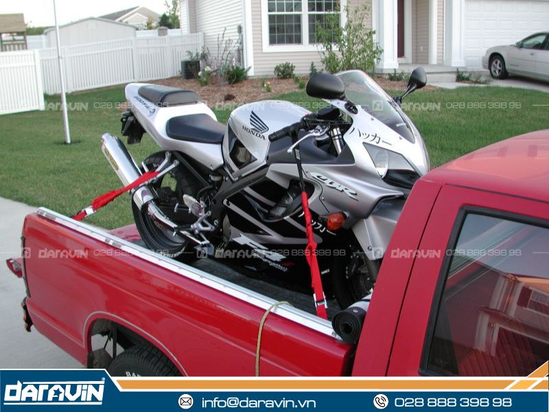 Ứng dụng dây chằng hàng tăng đơ bản 25mm tải 1500 kg móc j